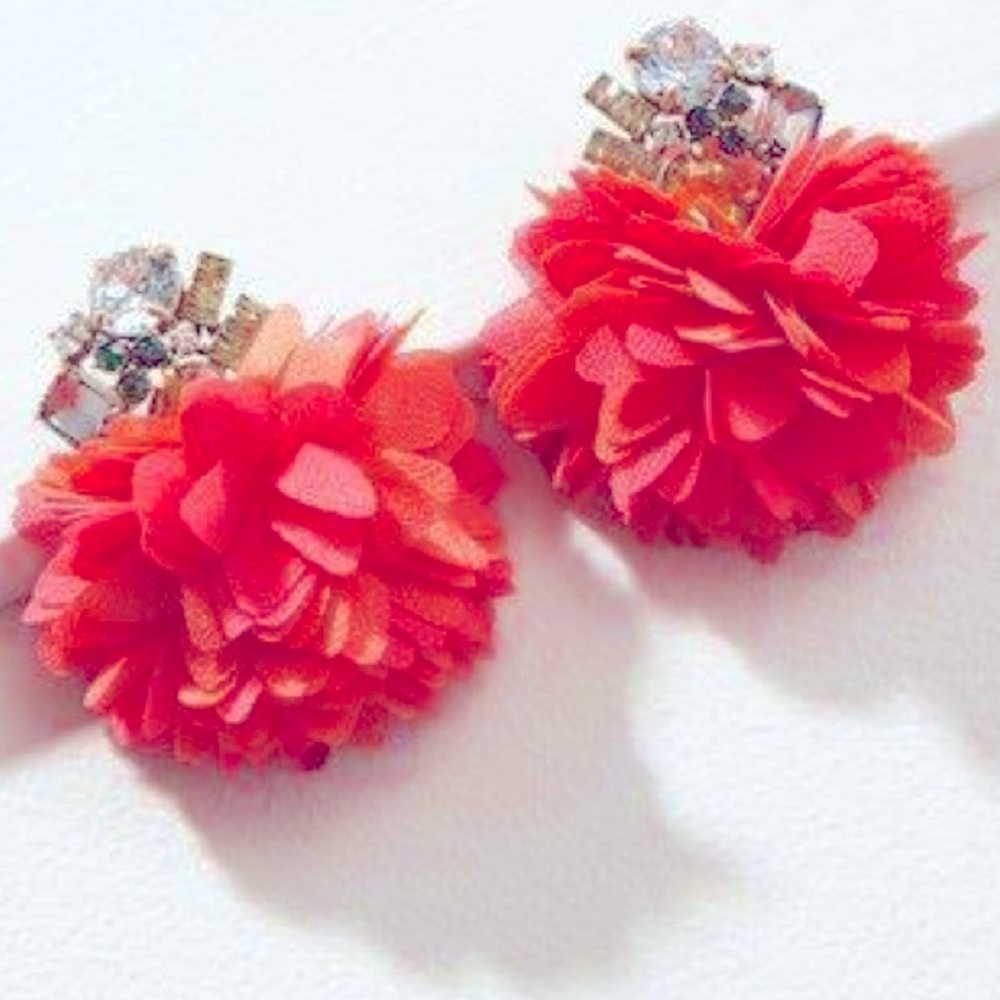Stella & Dot Pouf Statement Earrings